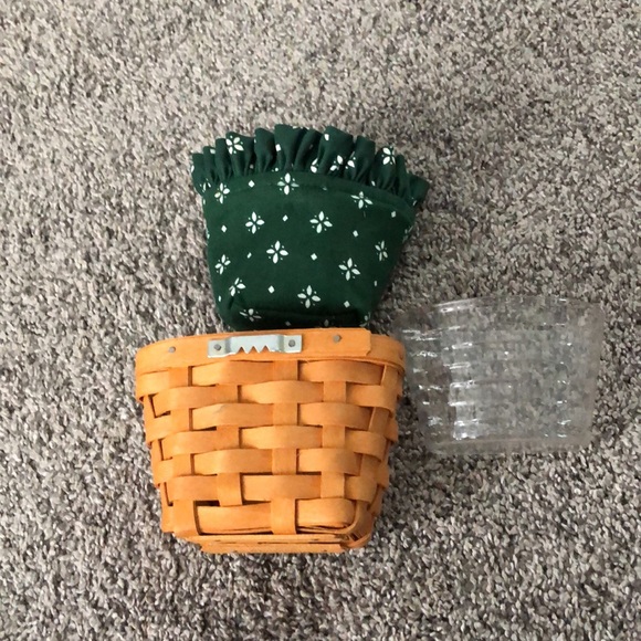 Displayed Longaberger basket! - Picture 3 of 4